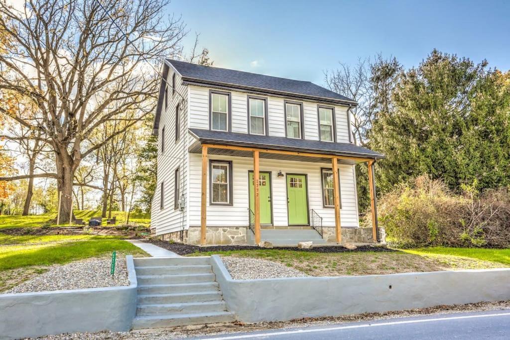 Beautiful Farmhouse Close To Lanc Hershey Etown Mount Joy Экстерьер фото